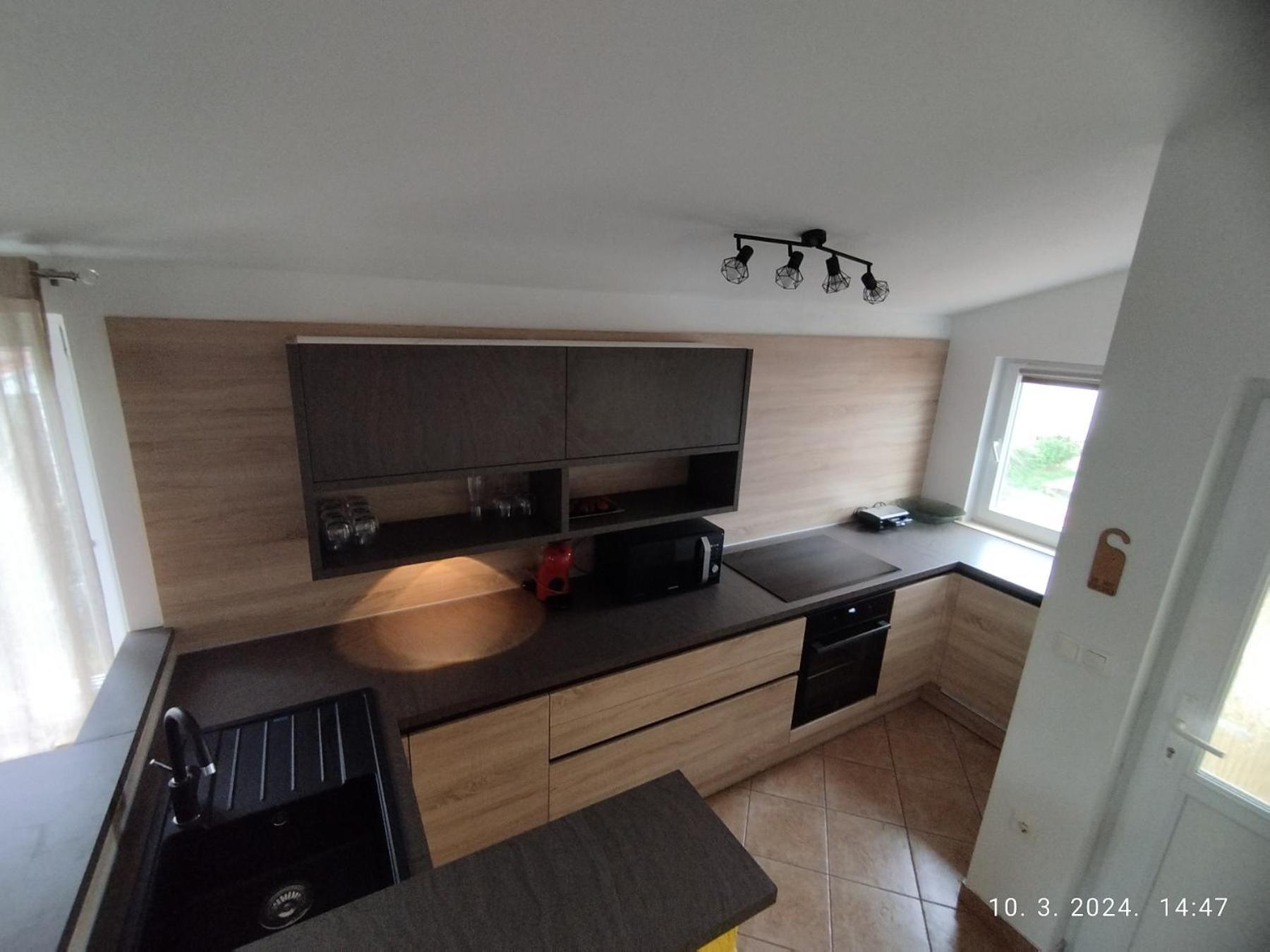 Apartment Zelena Oaza Sisan 75 M2 - 2 Bedrooms Buitenkant foto